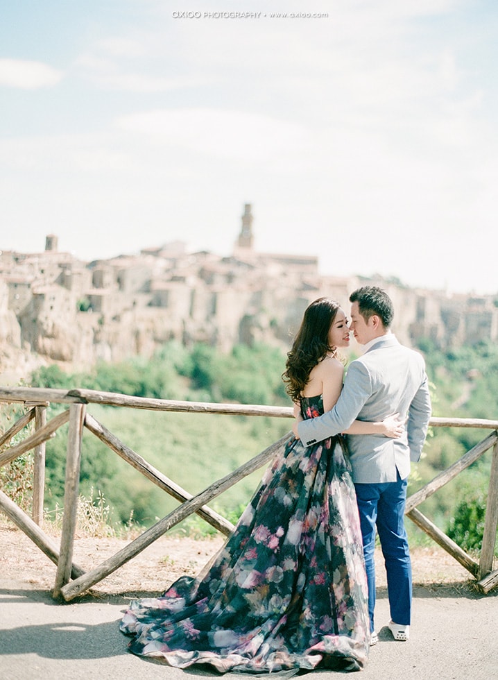 Axioo: A Sip of Brunello di Montalcino